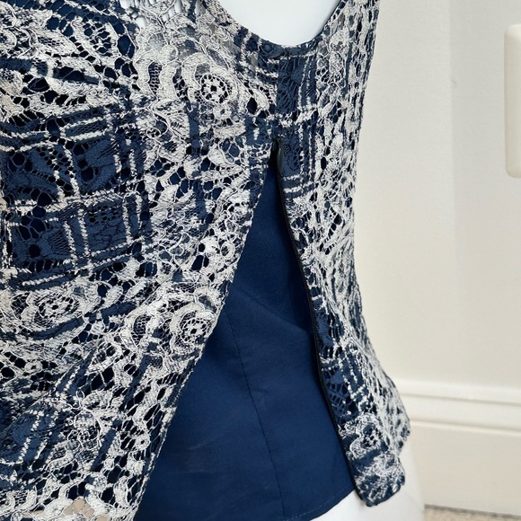 Navy and white plaid pattern lace top w camisole - Picture 5 of 8